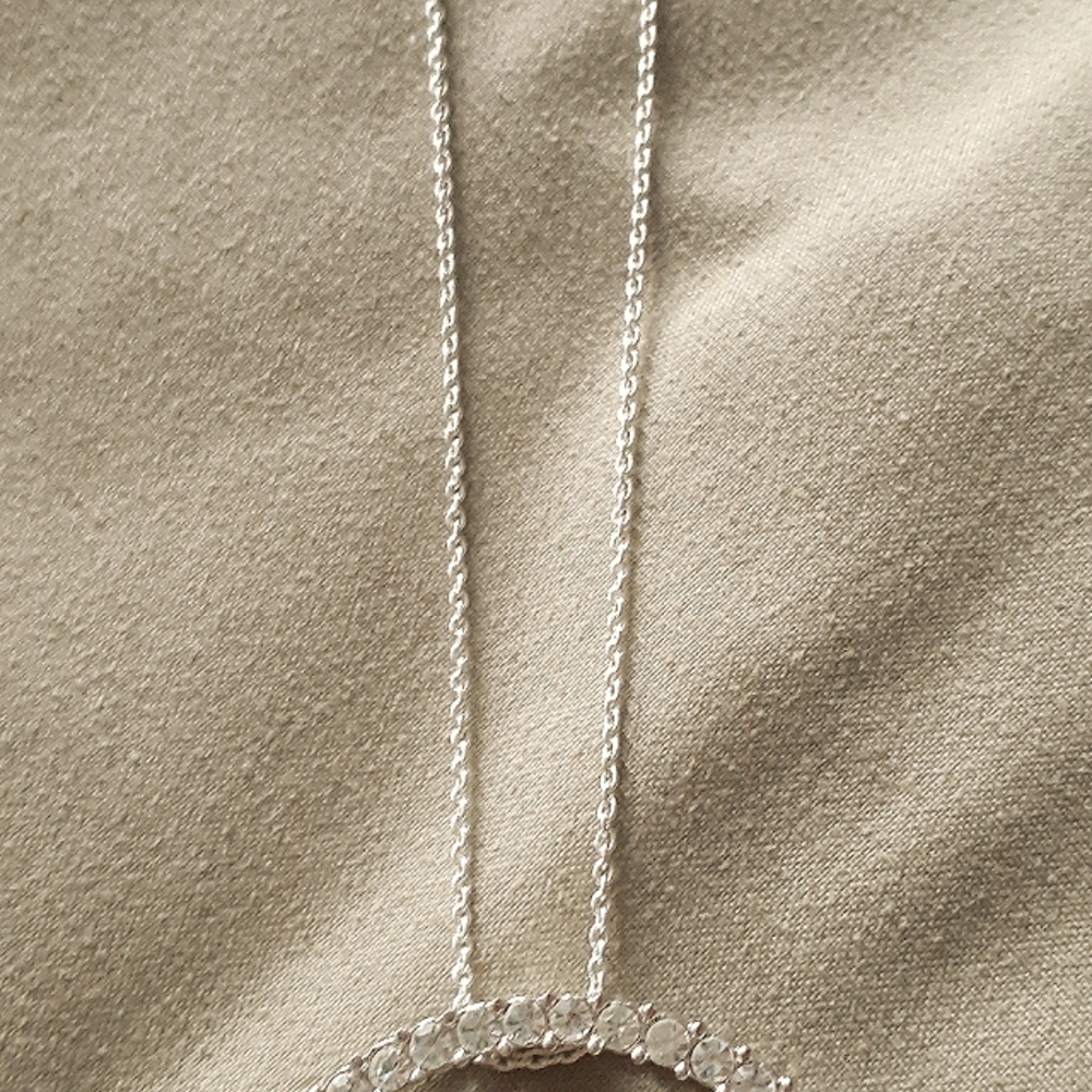 Avon Rhinestone Circle Necklace - Picture 6 of 6